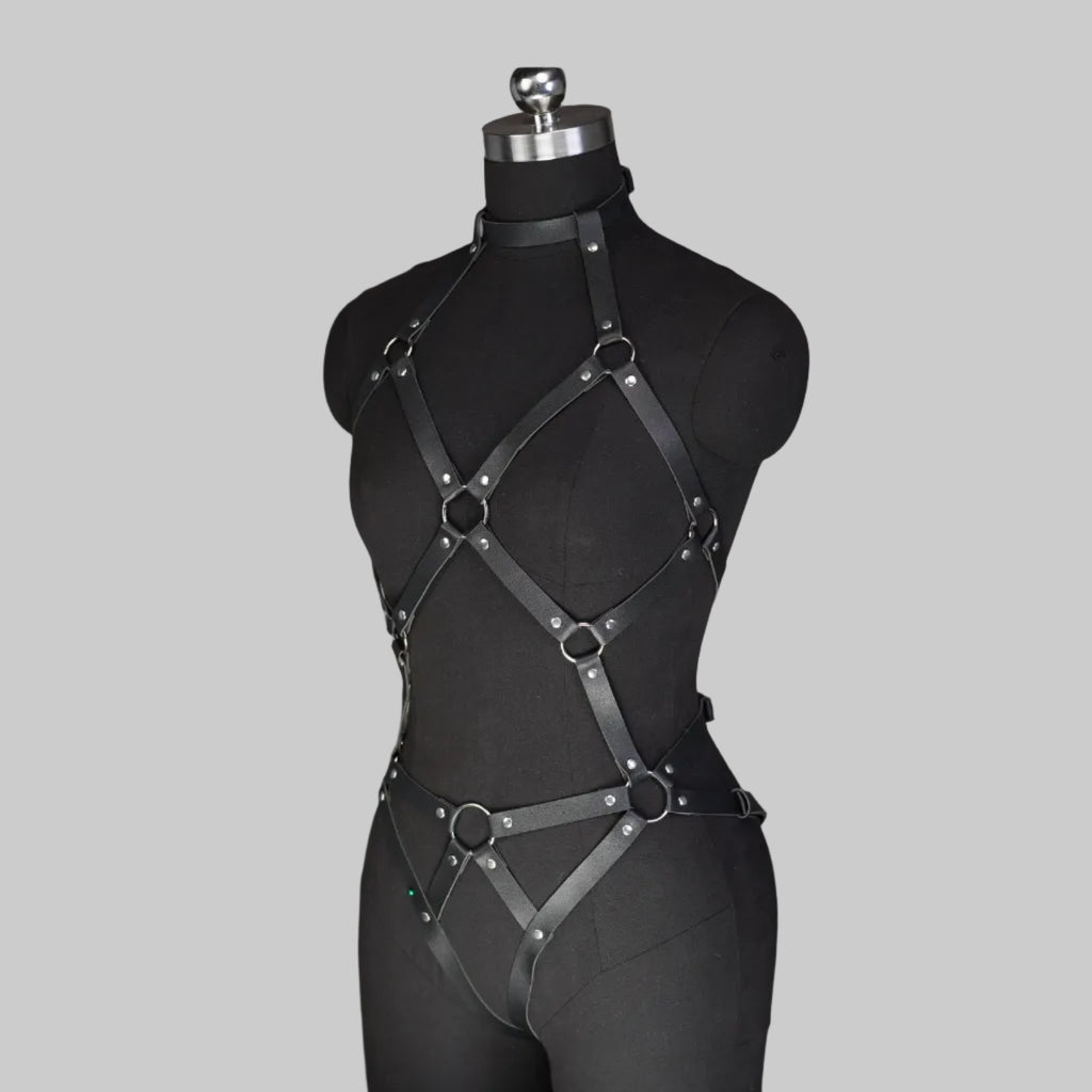 FALL IN LOVE BLACK HARNESS