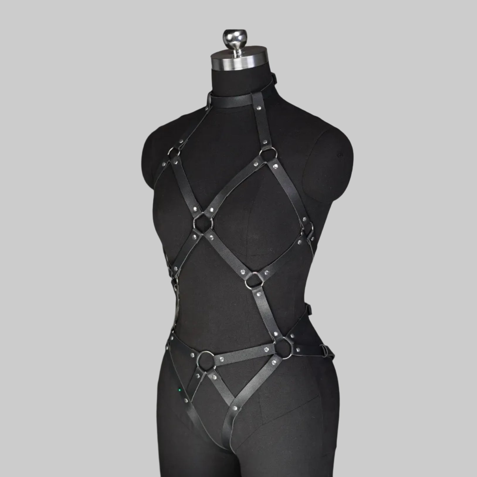 FALL IN LOVE BLACK HARNESS