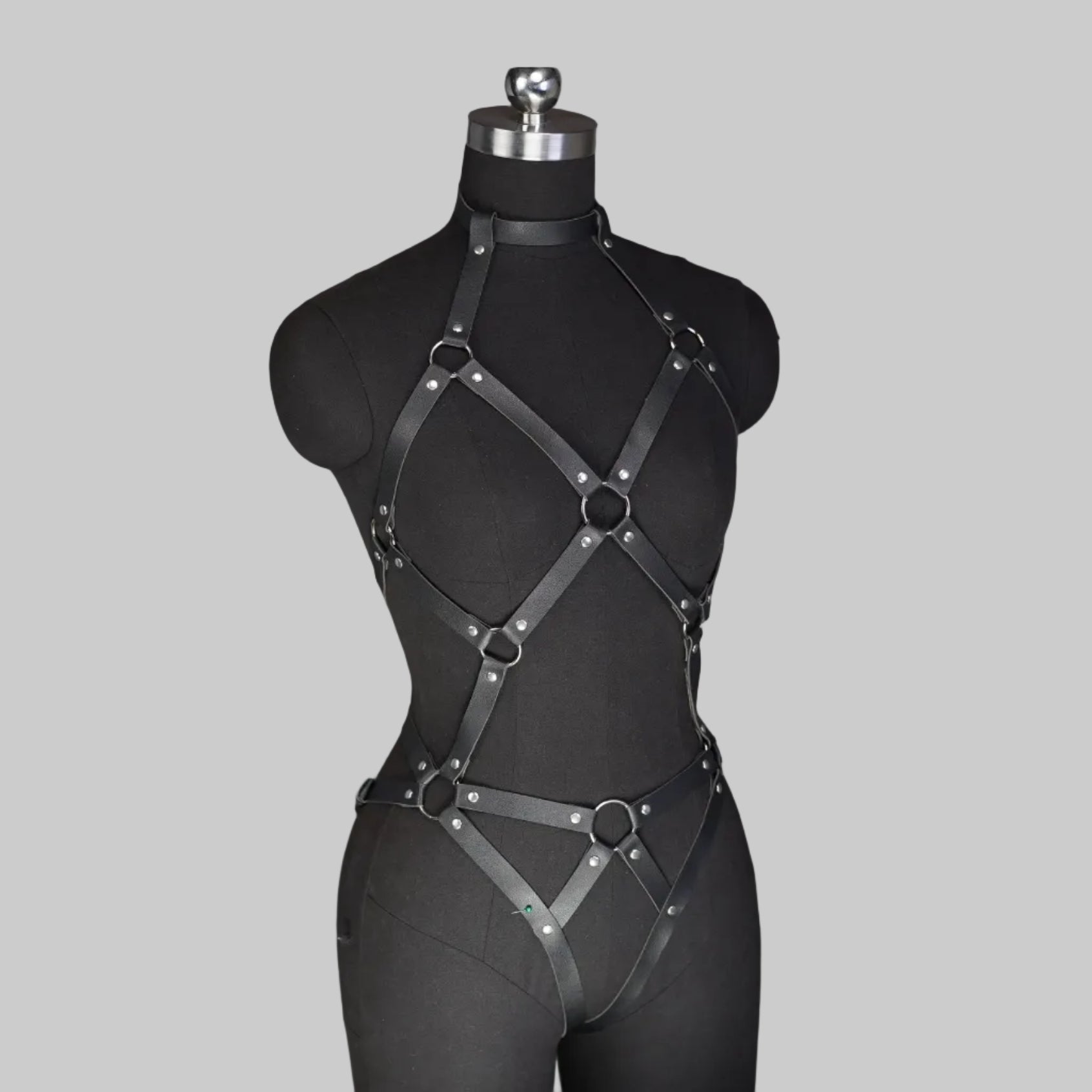 FALL IN LOVE BLACK HARNESS